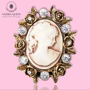 VQ Beauty Head Brooch